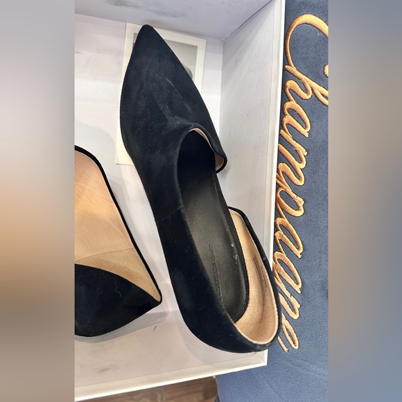 GUC. Something Navy Black Heels with Asymmetrical Design - Picture 5 of 7